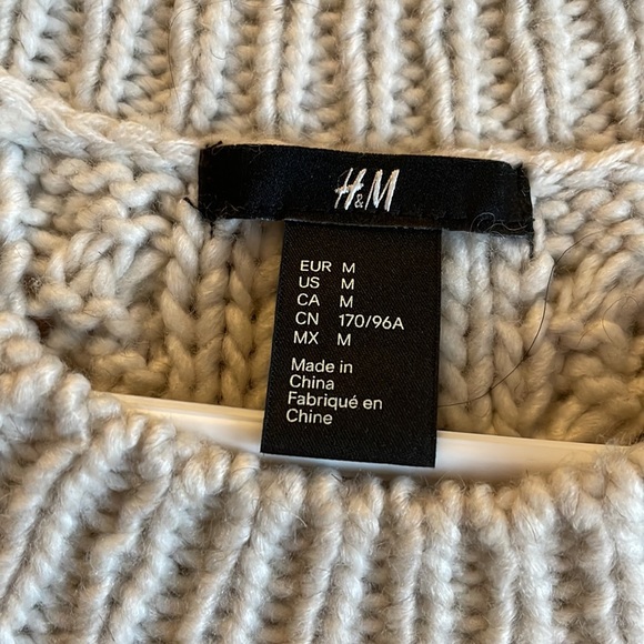 H&M knit sweater, size medium - Picture 2 of 3